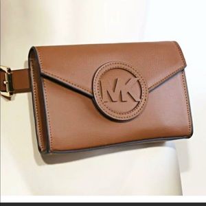 Michael kors brown leather fanny pack s/m